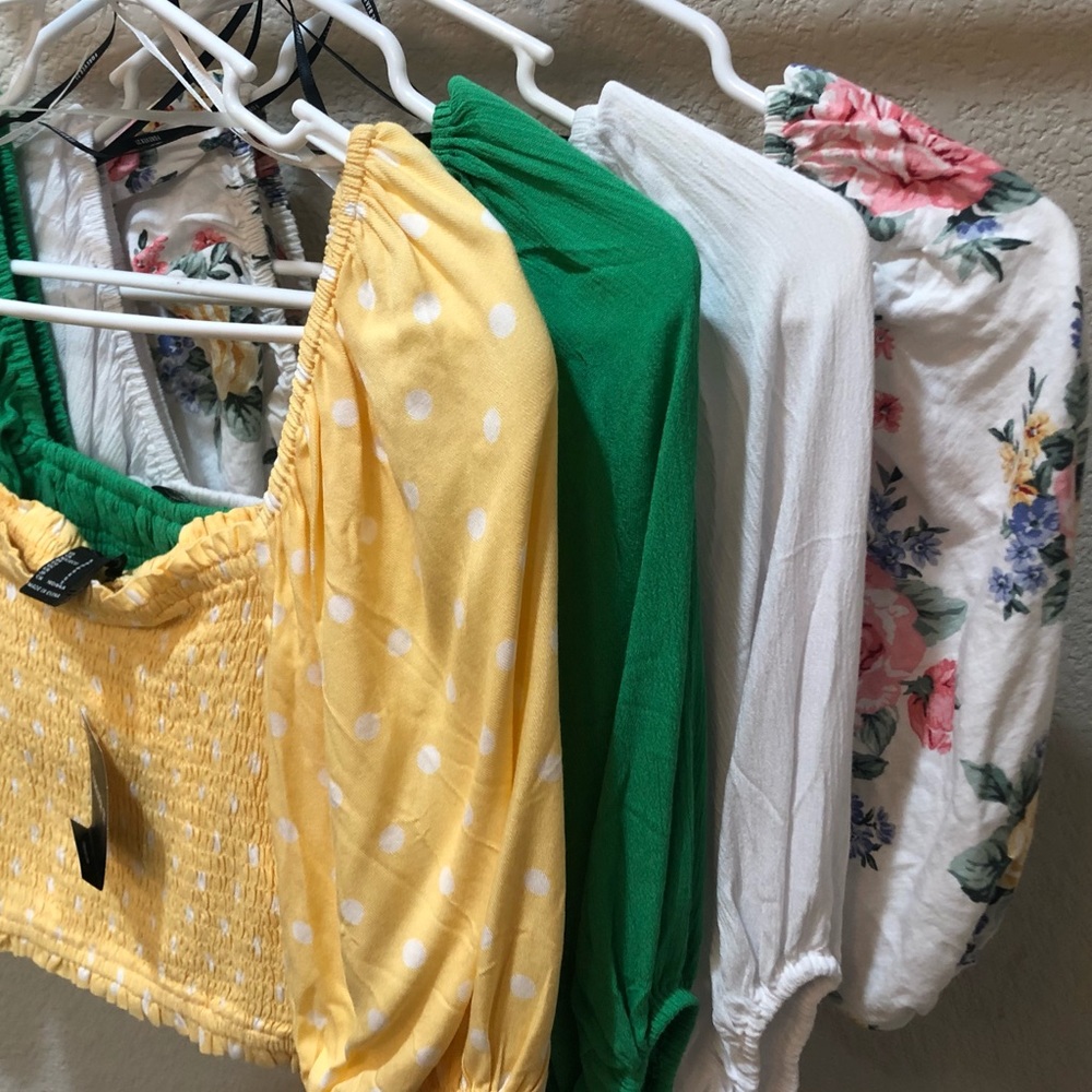 4 MID CRO TOPS